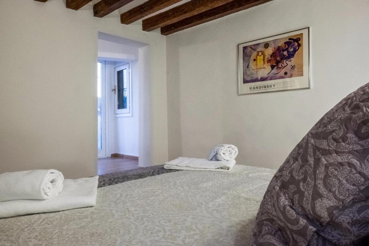 Magic View - Wifi Apartment Venesia Bagian luar foto